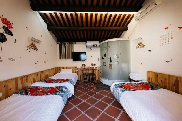 Üç Kişilik Oda (202)