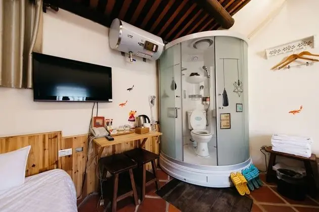 Üç Kişilik Oda (202)