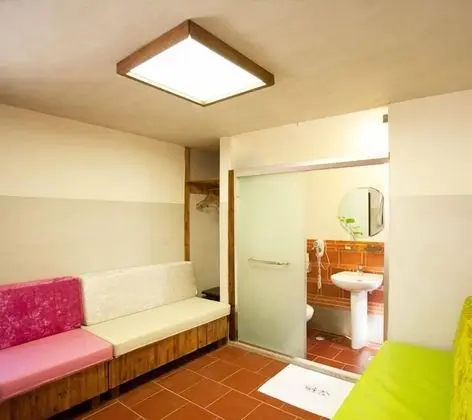 Deluxe Tek Büyük Yataklı Oda (401)