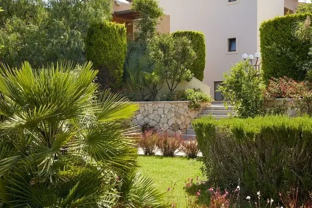 Double Bungalow Garden View