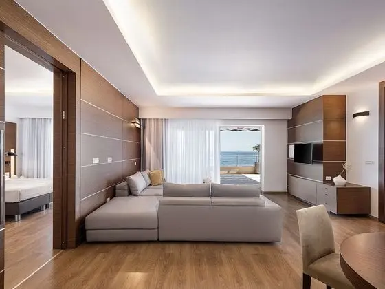 Imperial 2 Bedroom Suite Water Front