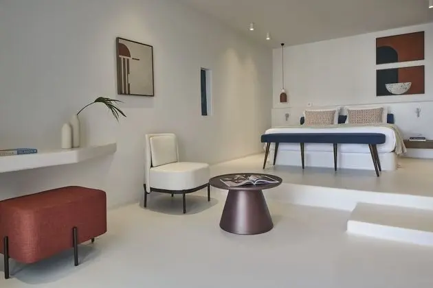 Supreme Suite Pool View