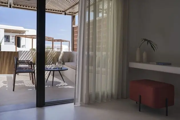 Supreme Suite Pool View