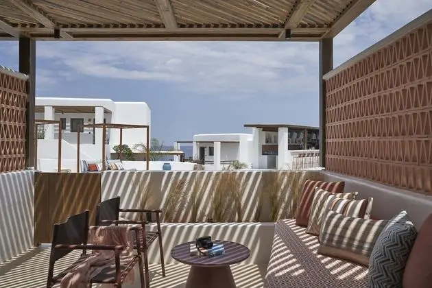 Supreme Suite Pool View