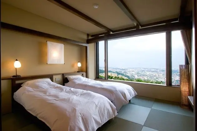 Oda, Şehir Manzaralı (Japanese-Western, 1 Double + 4 Futons)