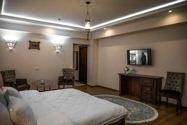 Deluxe Tek Büyük Yataklı Oda (Registan View)