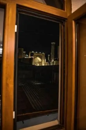 Deluxe Tek Büyük Yataklı Oda (Registan View)