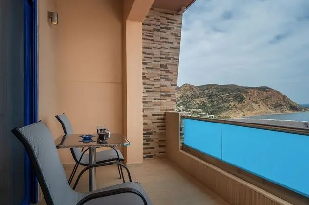 Studio Side Sea View