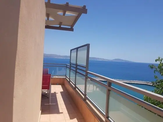 Studio Side Sea View