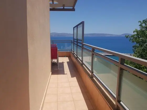 Studio Side Sea View