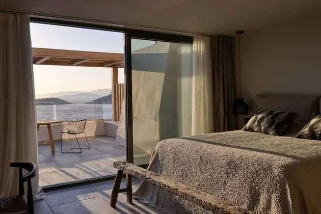 Sunrise Sea View Room
