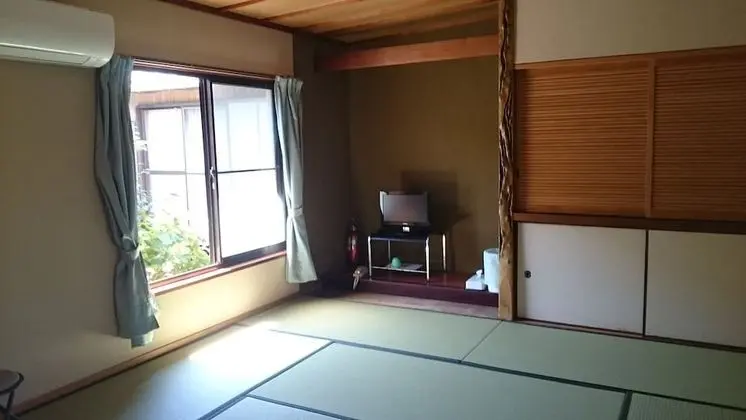 Oda, Sigara İçilmez (Japanese Style, For 5 Guests)