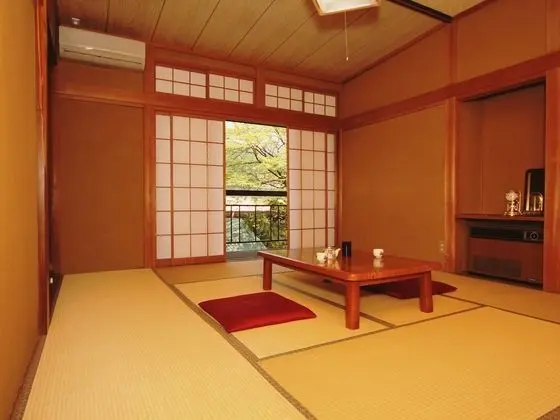 Traditional Oda, Sigara İçilmez, Ortak Banyo (5 People, Japanese Style)