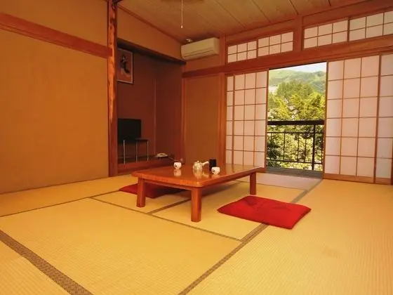 Traditional Oda, Sigara İçilmez, Ortak Banyo (5 People, Japanese Style)