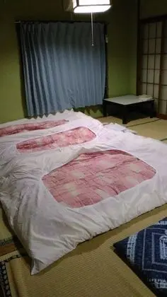 Traditional Oda, Sigara İçilebilir (Run of the House, Pets Allowed)