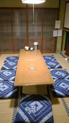 Traditional Oda, Sigara İçilebilir (Run of the House, Pets Allowed)