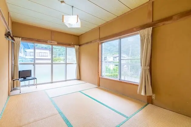 Traditional Oda (Japanese Style, for 5 People, Ume)