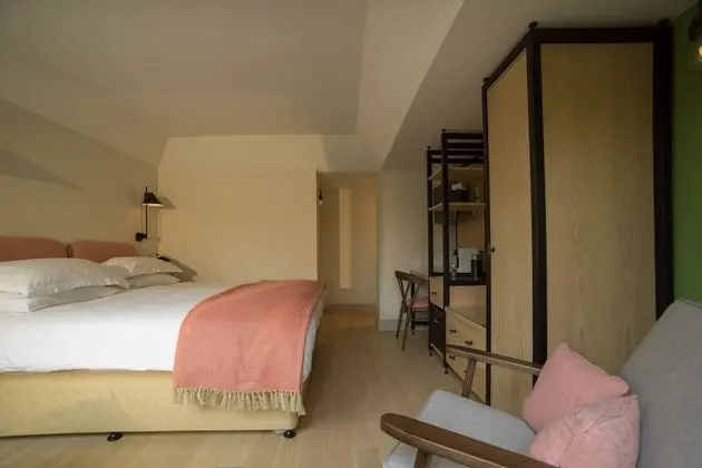 Feature Room