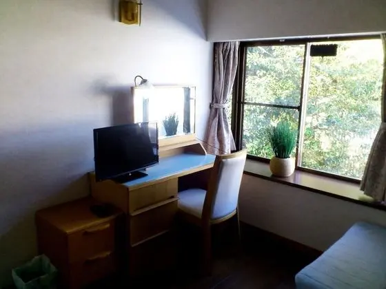 İki Ayrı Yataklı Oda, Ortak Banyo (Western Style)