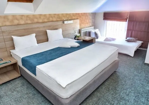 Triple room with parking spot