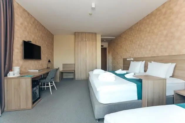 Triple room with parking spot