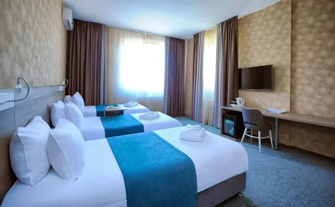 Triple room with parking spot