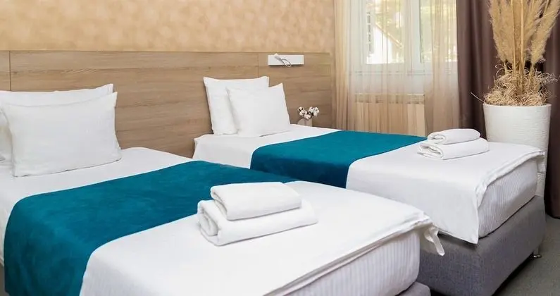 Twin room with parking spot
