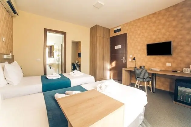 Twin room with parking spot
