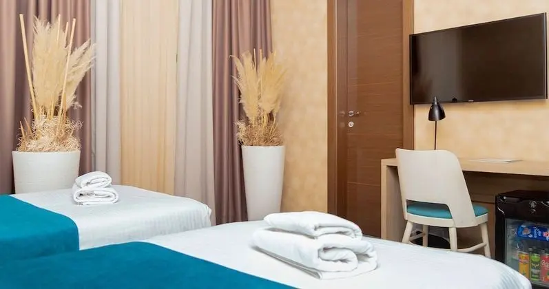 Twin room with parking spot