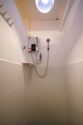 6-Bed Mixed Dormitory Room