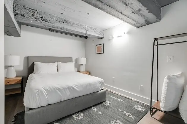 Çatı Katı (Loft), 1 Büyük (Queen) Boy Yatak ve Çekyat