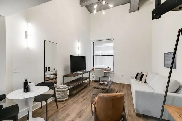 Çatı Katı (Loft), 1 Büyük (Queen) Boy Yatak ve Çekyat