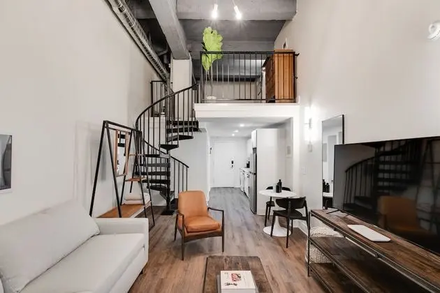 Çatı Katı (Loft), 1 Büyük (Queen) Boy Yatak ve Çekyat