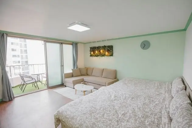 Ev (Mint House)