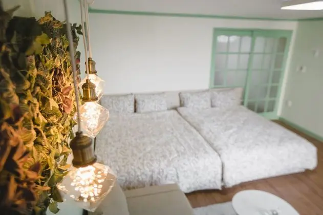 Ev (Mint House)