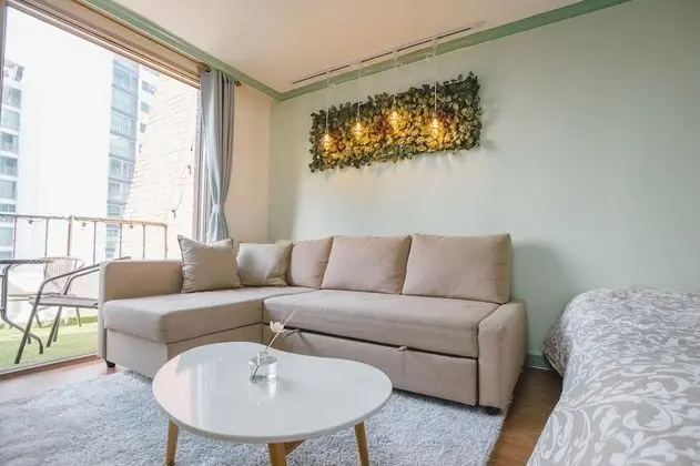 Ev (Mint House)