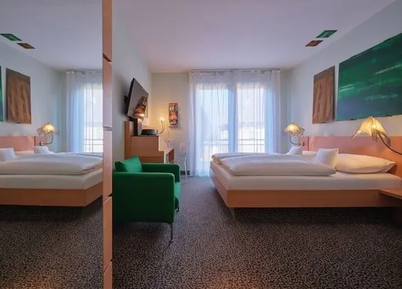 Comfort Tek Büyük Yataklı Oda (with garden access)