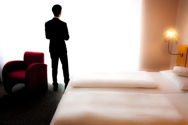 Comfort Tek Büyük Yataklı Oda (with garden access)