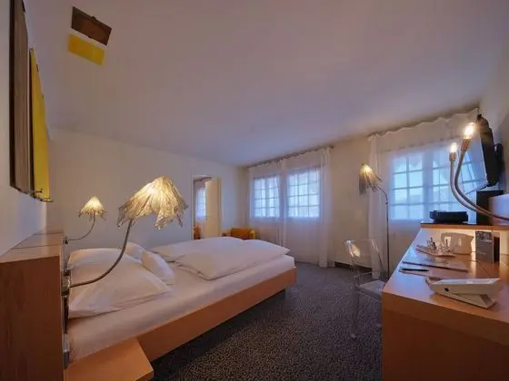 Superior Tek Büyük Yataklı Oda (Garden Corner)