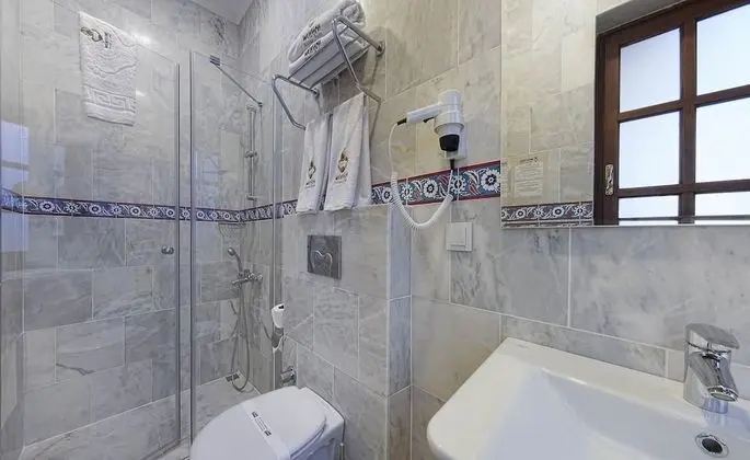 Standard Tek Büyük Yataklı Oda