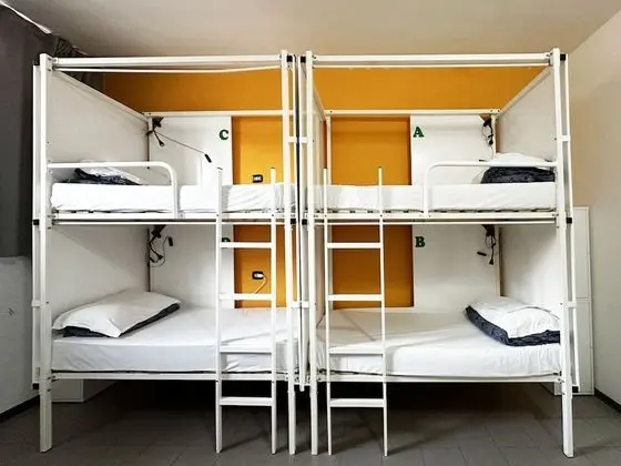 Ortak Ranzalı Oda, Özel Banyo (4 pax)