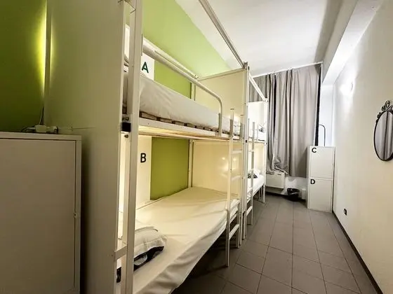 Ortak Ranzalı Oda, Özel Banyo (4 pax)