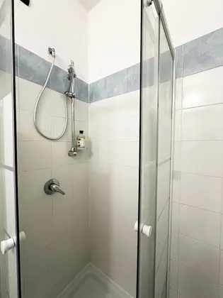 Ortak Ranzalı Oda, Özel Banyo (4 pax)