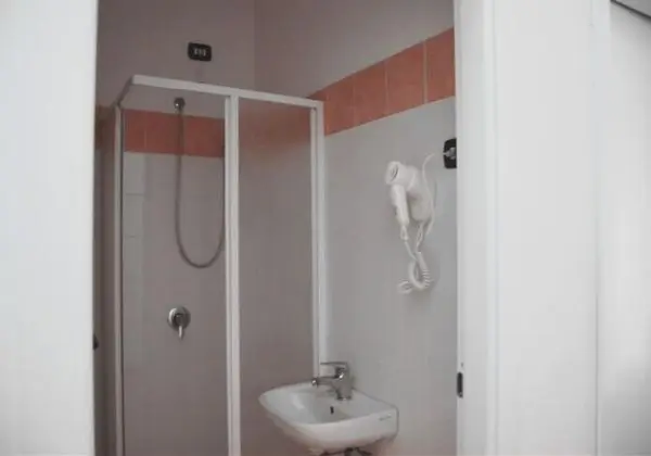 Ortak Ranzalı Oda, Özel Banyo (4 pax)
