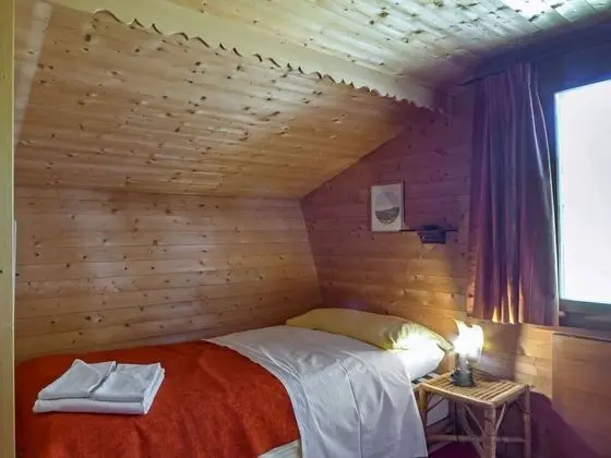 Ev