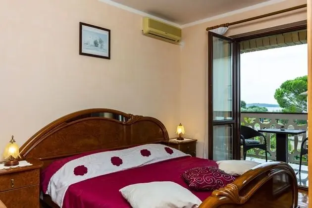 Apart Daire (Mir - 50m from the sea - A4(4+2))