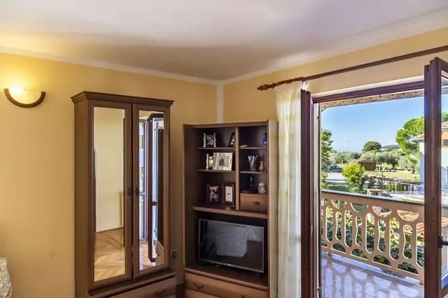 Apart Daire (Mir - 50m from the sea - A4(4+2))