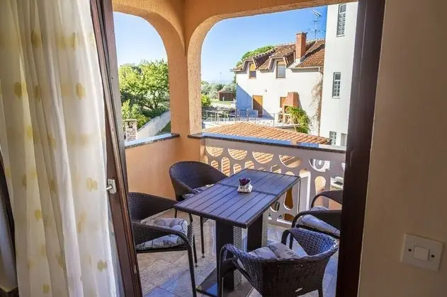 Apart Daire (Mir - 50m from the sea - A4(4+2))