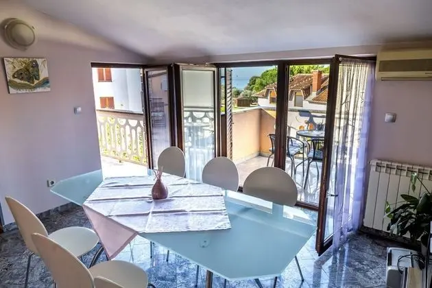 Apart Daire (Mir - 50m from the sea - A5(2+2))