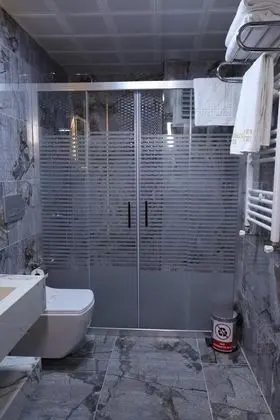 Üç Kişilik Oda